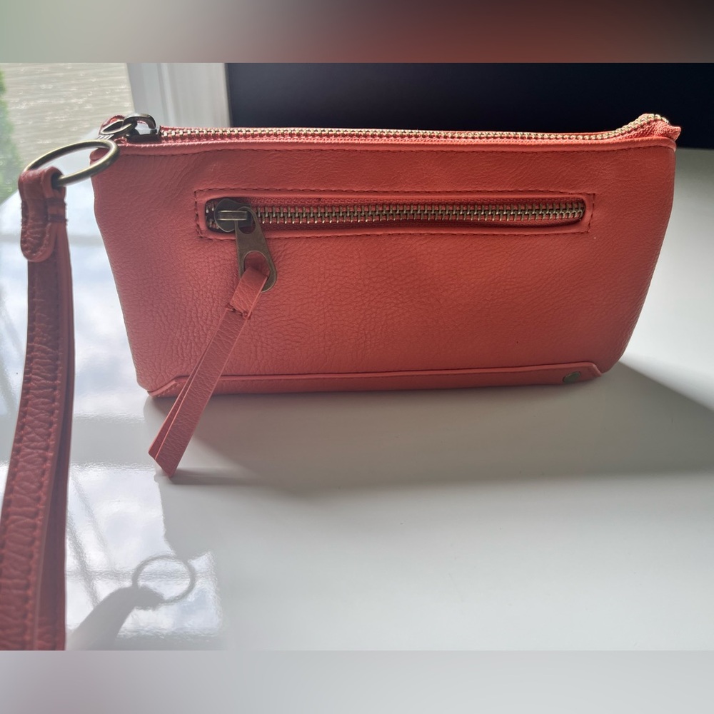Universal Thread Coral Wristlet/Crossbody